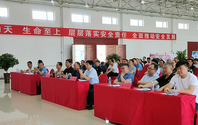 1624350454515879.jpg 領(lǐng)導(dǎo)3.jpg