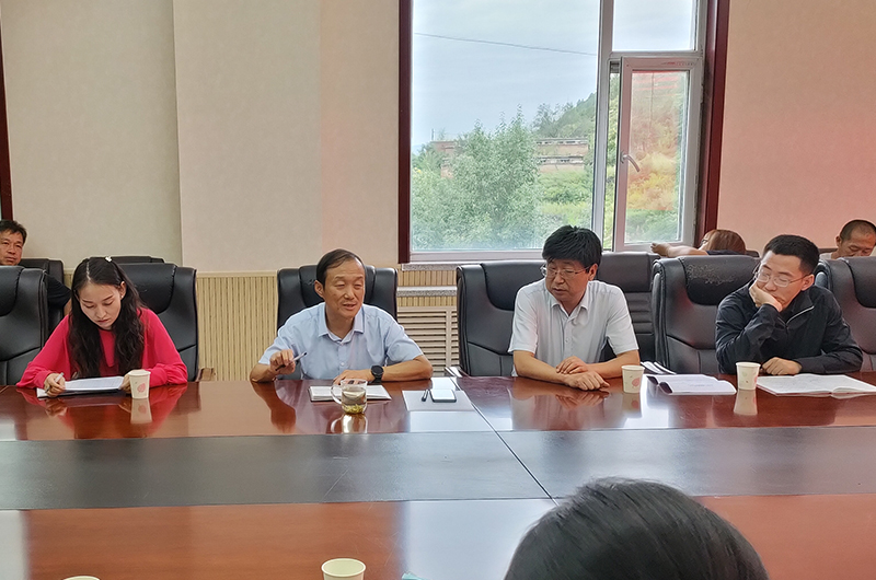 1661243848904864.jpg 領(lǐng)導(dǎo).jpg